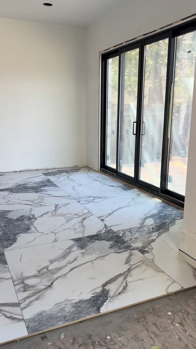 Kitchen floor porcelain installation